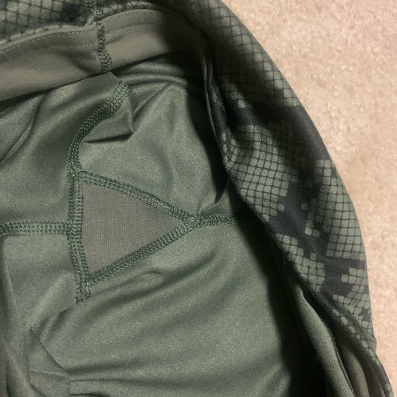 Lululemon, Capri Pants, Green Snakeskin - Picture 5 of 5